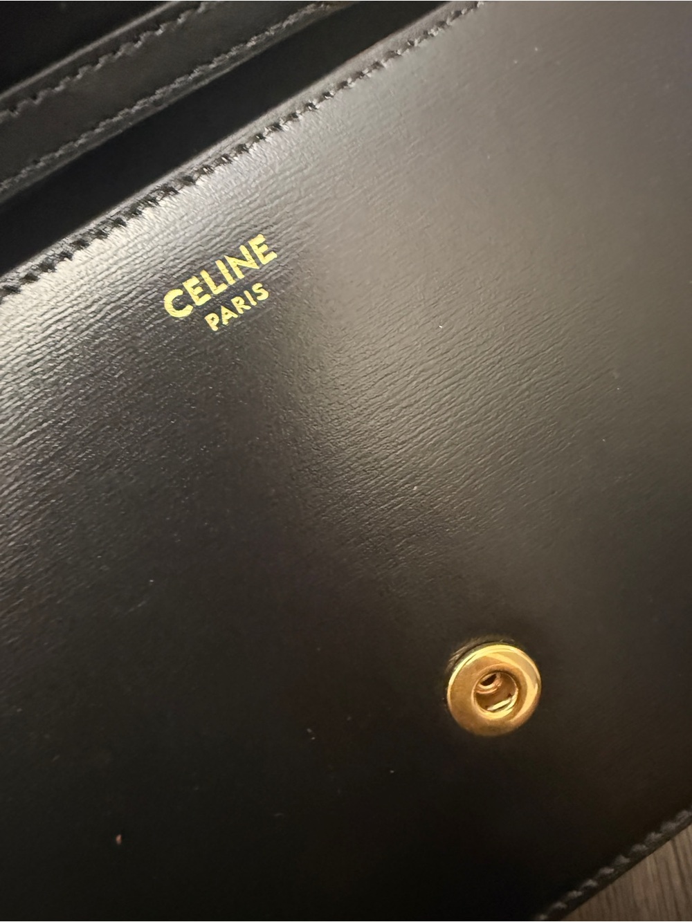 CELINE Margo Black Triomphe Leather Shoulder Bag with Gold Chain - Picture 5 of 7